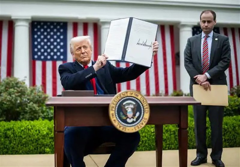 Trump tariffs on China, U.S. electronics tariff exemption, Apple iPhone China manufacturing, semiconductor tariffs, TSMC Samsung SK Hynix, U.S. Customs and Border Protection, U.S.-China trade war 2025, technology import tariffs USA, electronics inflation prevention, Trump trade policy